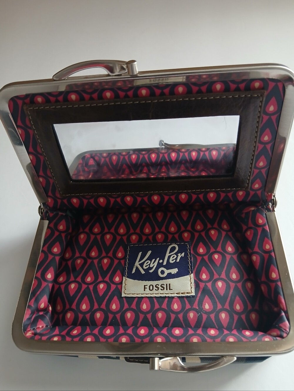 Fossil Key-per Kisslock Makeup/Cosmetic Case Y2K